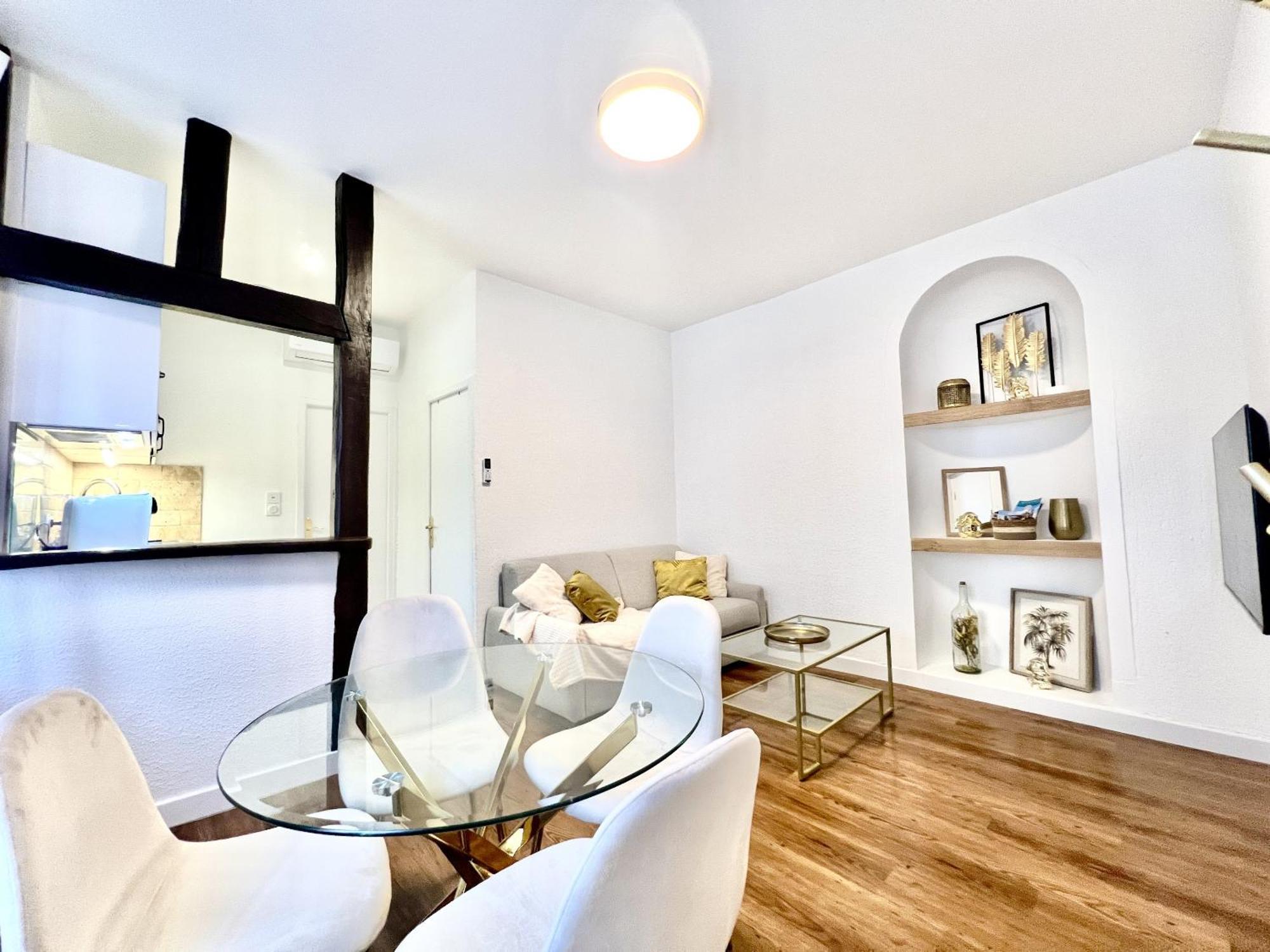 Les Logis D'Esmeralda-Des Appartements Au Charme Intemporel Romorantin-Lanthenay Exterior foto